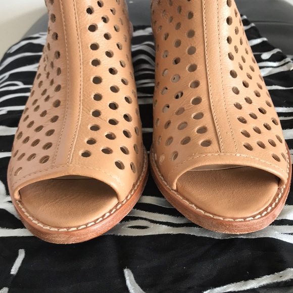 Boots - Picture 6 of 6